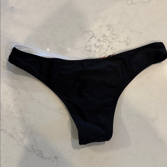 Snake bikini - Picture 2 of 3